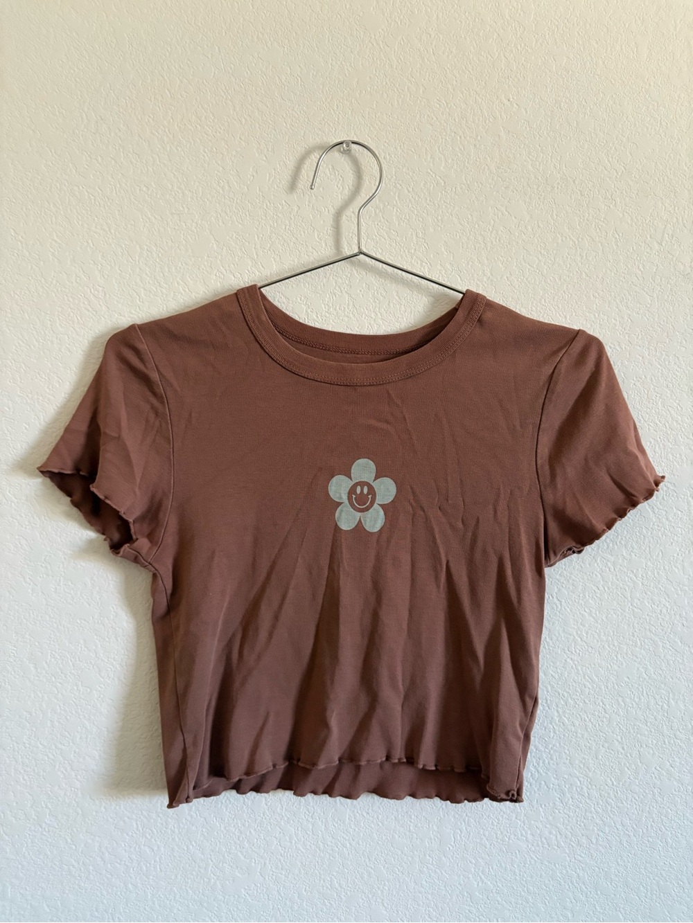 PacSun Brown Cropped Tee with Smiley Flower Graphic